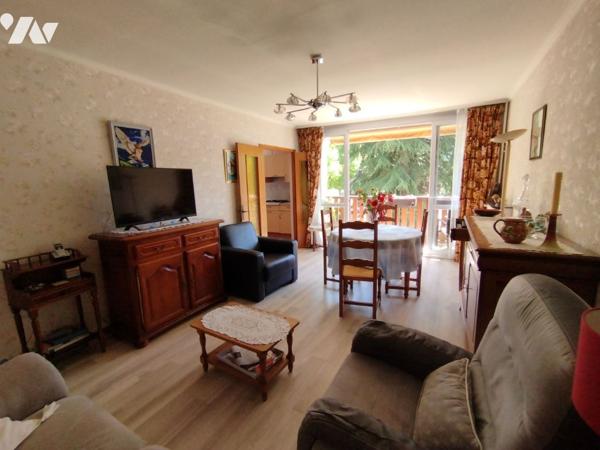 Appartement traversant, 3 pièces 64m², proximité tous commerces