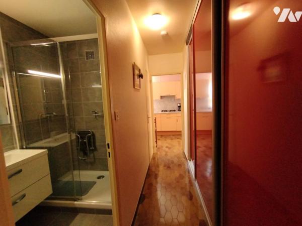 Appartement traversant, 3 pièces 64m², proximité tous commerces