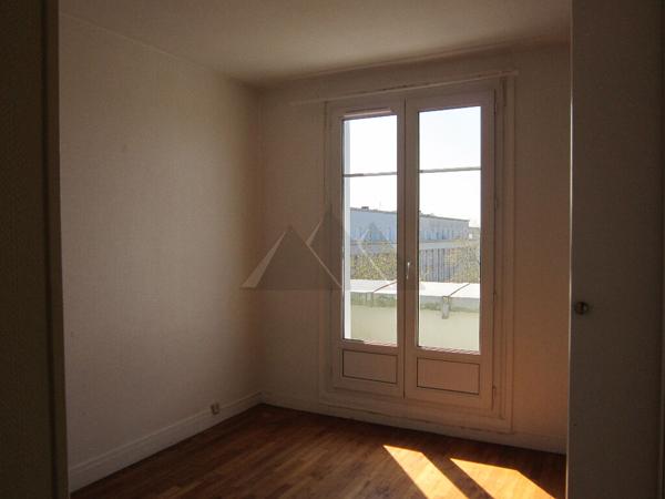 A LOUER BREST APPARTEMENT T3 CENTRE VILLE VUE MER BALCON ASCENSEUR