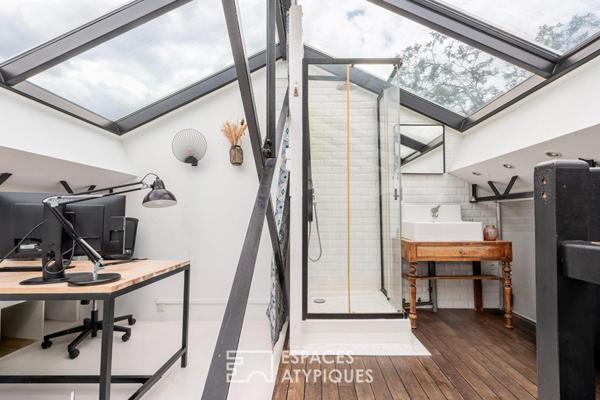 Loft avec verrière dans une ancienne usine