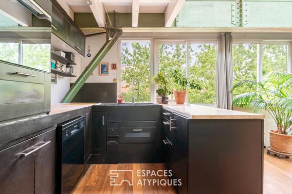 Loft avec verrière dans une ancienne usine