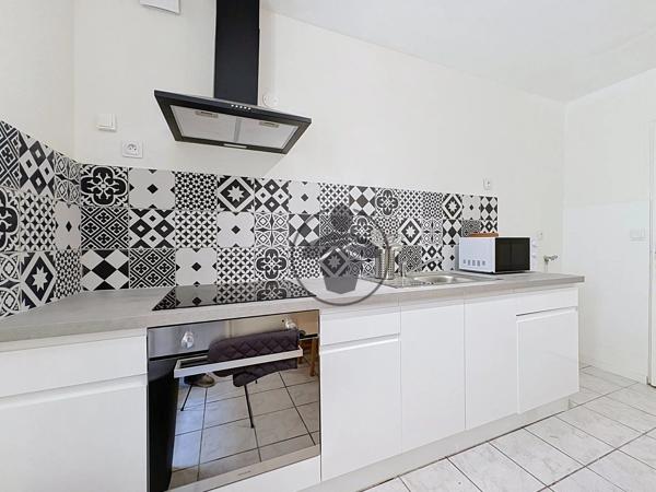 Location                                                      Maison
                        
                     3 pièces                      52 m2                     à Saint-Quentin