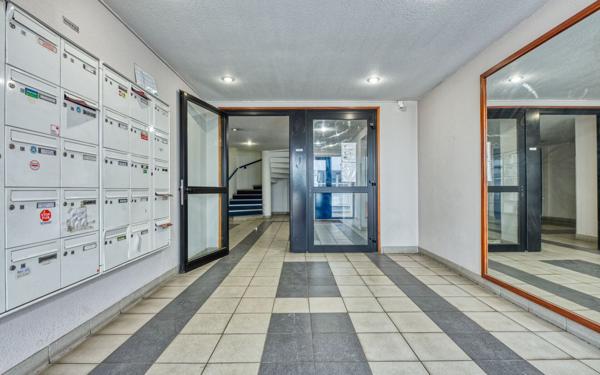 Appartement à vendre    2 pièces • 52,28 m2 Bordeaux