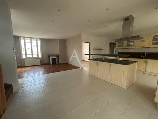 Maison Pontault Combault 7 pièce(s) 133 m2