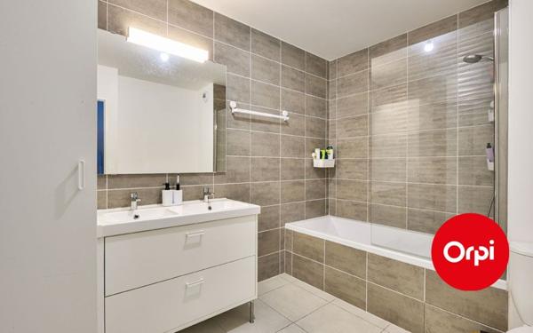 Appartement à vendre    5 pièces • 101,88 m2 Saint-Priest