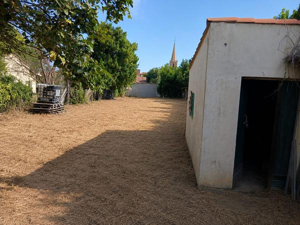 NEVIAN - Terrain à bâtir 695 m²