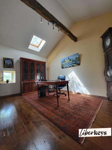 Bastide du XIXe siècle – 300 m² habitables – Dépendances 200 m2 – 3,5 hectares – Fort potentiel