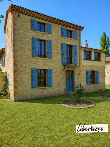 Bastide du XIXe siècle – 300 m² habitables – Dépendances 200 m2 – 3,5 hectares – Fort potentiel