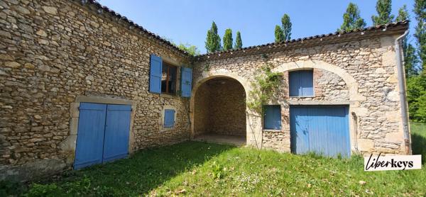 Bastide du XIXe siècle – 300 m² habitables – Dépendances 200 m2 – 3,5 hectares – Fort potentiel
