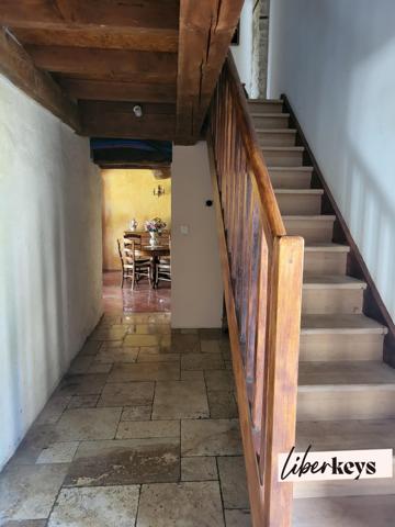 Bastide du XIXe siècle – 300 m² habitables – Dépendances 200 m2 – 3,5 hectares – Fort potentiel