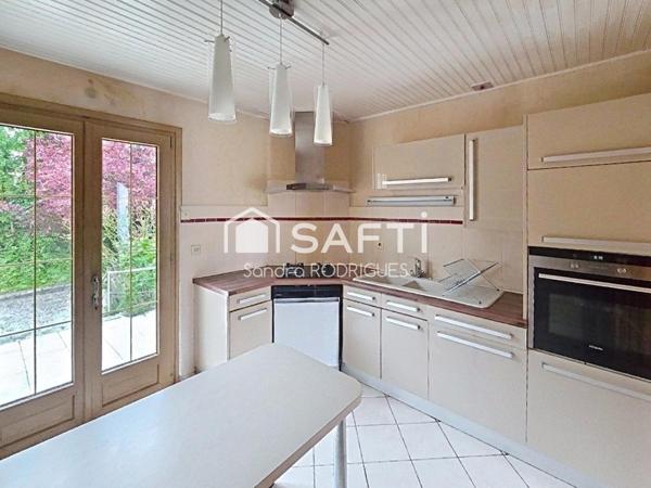 Pavillon individuel  6pièces  vivable plain- pied avec jardin  proche de toutes commodités à 15min de Saint-Quentin et 5min de Ribemont