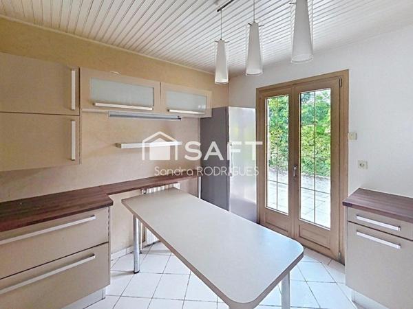 Pavillon individuel  6pièces  vivable plain- pied avec jardin  proche de toutes commodités à 15min de Saint-Quentin et 5min de Ribemont