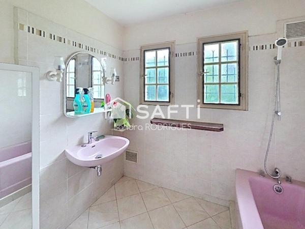 Pavillon individuel  6pièces  vivable plain- pied avec jardin  proche de toutes commodités à 15min de Saint-Quentin et 5min de Ribemont