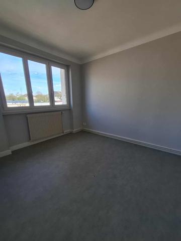 Opportunité Spécial Investisseur : Immeuble de Rapport & 14 Garages - Le Creusot