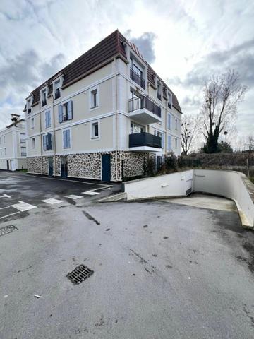 Stationnement à vendre  •  12 m2 Chelles