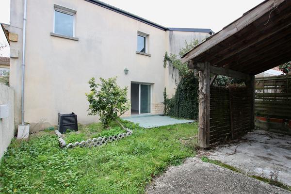 Talence Maison en Pierre avec jardin, cave et emplacement voiture.
