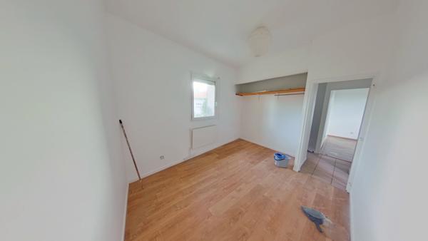 Talence Maison en Pierre avec jardin, cave et emplacement voiture.