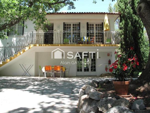 Très belle Propriété au calme de 8000 m2 et proche de tout aux Arcs!!! Gare 15 mn, Mer 25 mn, Aéroport Nice 40 mn, Un Havre de Paix!!!