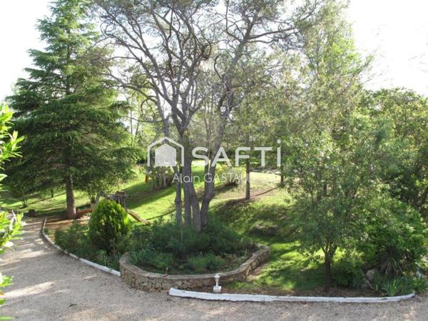 Très belle Propriété au calme de 8000 m2 et proche de tout aux Arcs!!! Gare 15 mn, Mer 25 mn, Aéroport Nice 40 mn, Un Havre de Paix!!!