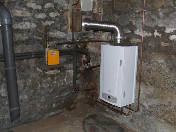 Maison à rénover avec cour et garage, proche lycée !