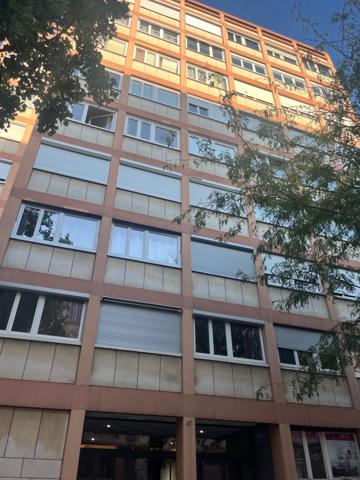 Secteur Mairie du 6ème, T3 lumineux au dernier étage avec possibilité acquérir garage.