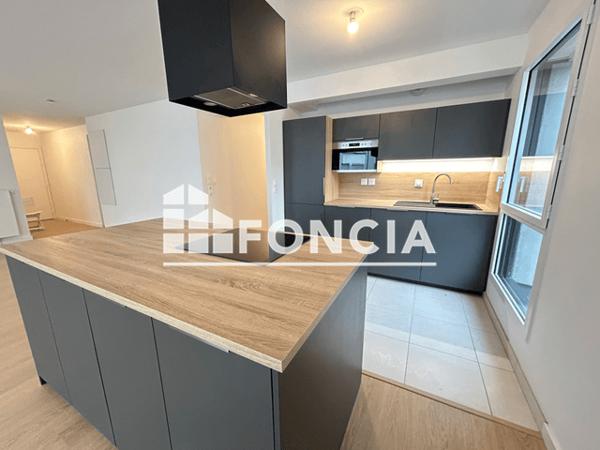 Location Appartement 4 pièces 98.03 m² - 10 RUE DU 116 R.I. Vannes 56000