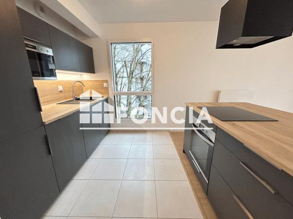 Location Appartement 4 pièces 98.03 m² - 10 RUE DU 116 R.I. Vannes 56000