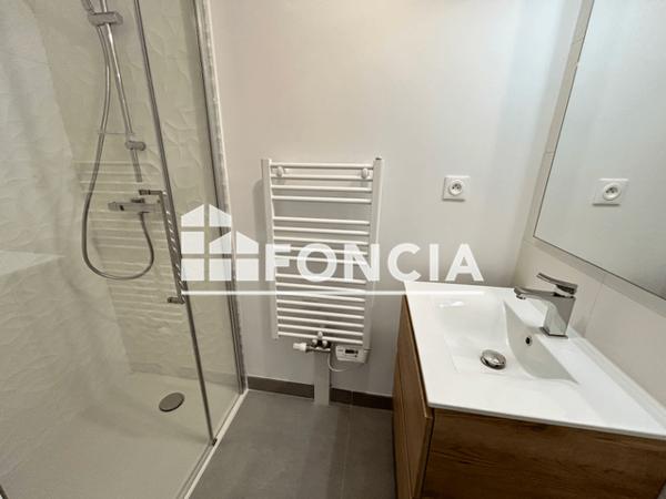 Location Appartement 4 pièces 98.03 m² - 10 RUE DU 116 R.I. Vannes 56000