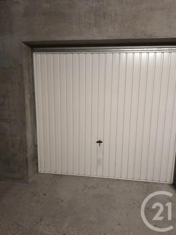 Parking à vendre  15 m 2   LYON  - 69008