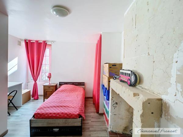 Dpt Loir et Cher (41), à vendre CELLE maison P10 de 210 m² - Terrain de 1 211,00 m²