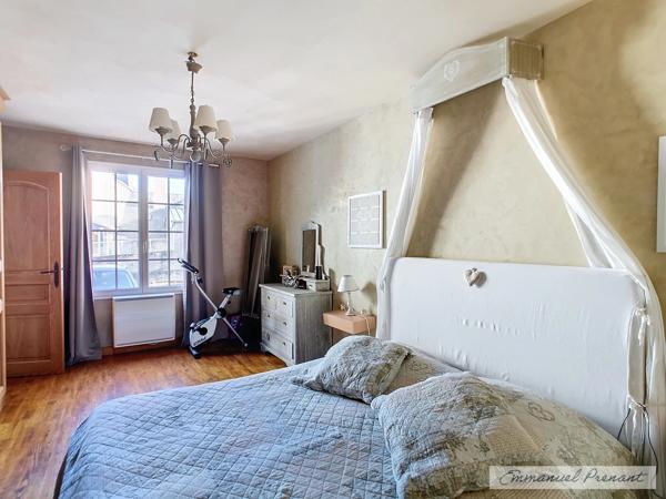 Dpt Loir et Cher (41), à vendre CELLE maison P10 de 210 m² - Terrain de 1 211,00 m²