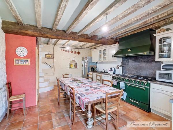 Dpt Loir et Cher (41), à vendre CELLE maison P10 de 210 m² - Terrain de 1 211,00 m²