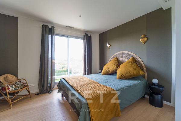 Villa contemporaine avec piscine Bali à débordement entre Agde et Béziers