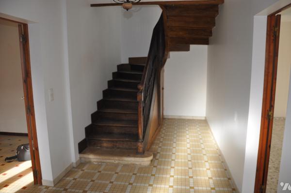 Prox AURIGNAC  grande maison de village rénovée dépendances et terrain 1878m²; prix : 240.000 € C.C.