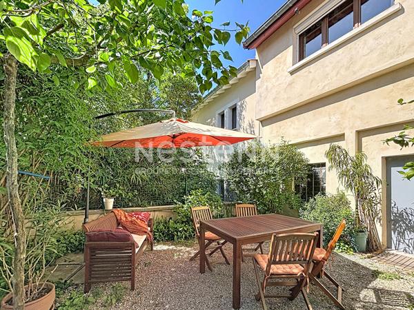 Grande Maison Bron Essarts - 163m2 - 4 Chambres - Cour intérieure - 69500 BRON