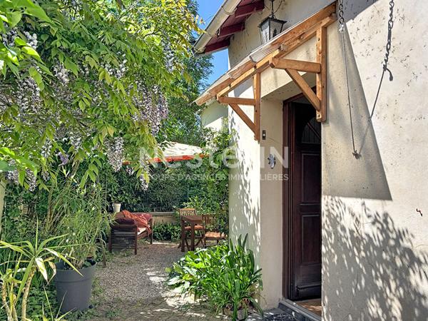 Grande Maison Bron Essarts - 163m2 - 4 Chambres - Cour intérieure - 69500 BRON