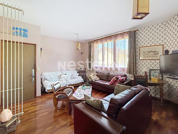 Grande Maison Bron Essarts - 163m2 - 4 Chambres - Cour intérieure - 69500 BRON