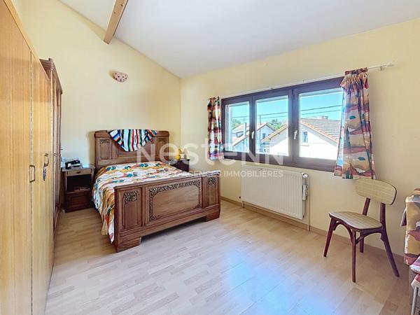 Grande Maison Bron Essarts - 163m2 - 4 Chambres - Cour intérieure - 69500 BRON