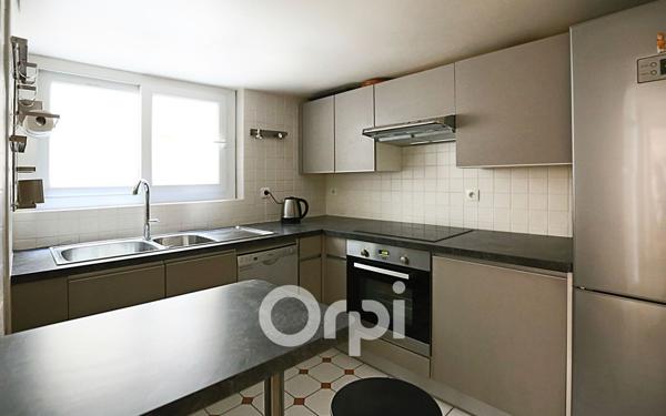 Appartement à louer    4 pièces • 100,75 m2 Paris 8