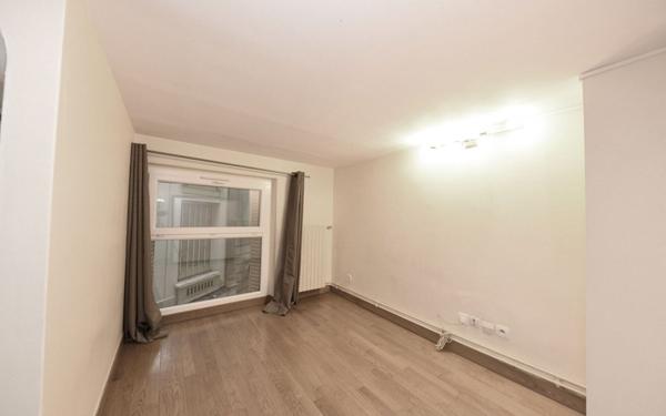 Appartement à louer    4 pièces • 100,75 m2 Paris 8