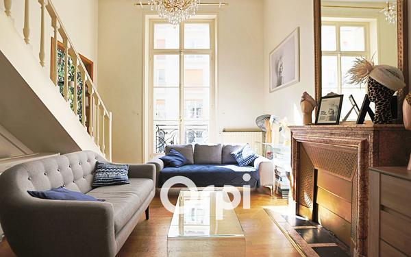 Appartement à louer    4 pièces • 100,75 m2 Paris 8