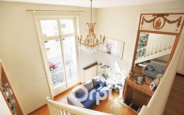 Appartement à louer    4 pièces • 100,75 m2 Paris 8