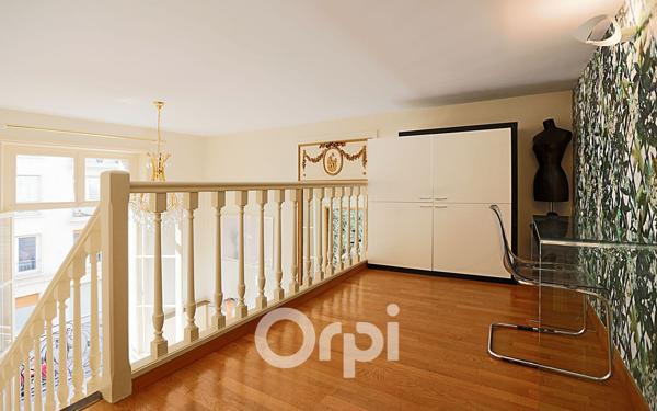 Appartement à louer    4 pièces • 100,75 m2 Paris 8