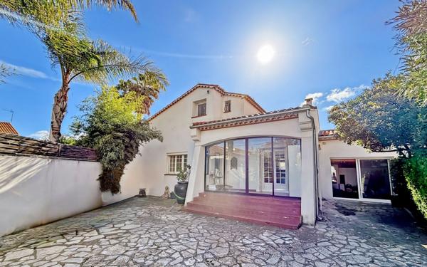 Maison à vendre    6 pièces •  Vias