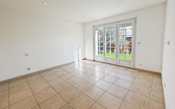 Maison à vendre    6 pièces •  Vias