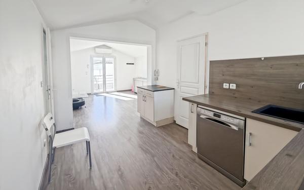 Maison à vendre    6 pièces •  Vias