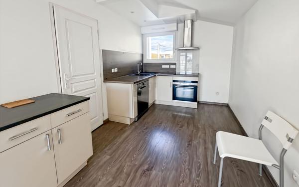 Maison à vendre    6 pièces •  Vias