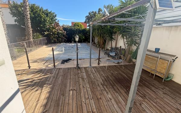 Maison à vendre    6 pièces •  Vias