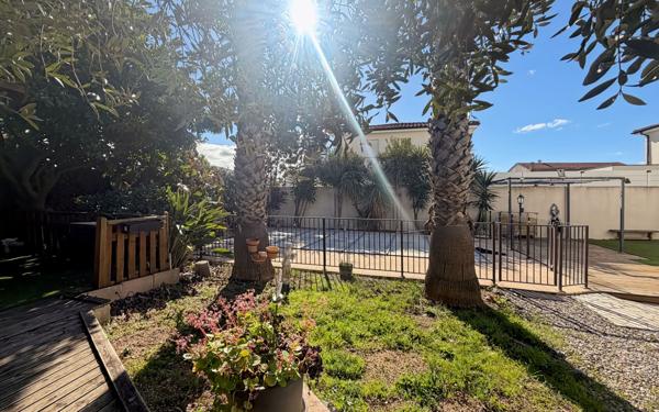 Maison à vendre    6 pièces •  Vias