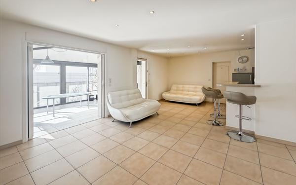 Maison à vendre    6 pièces •  Vias